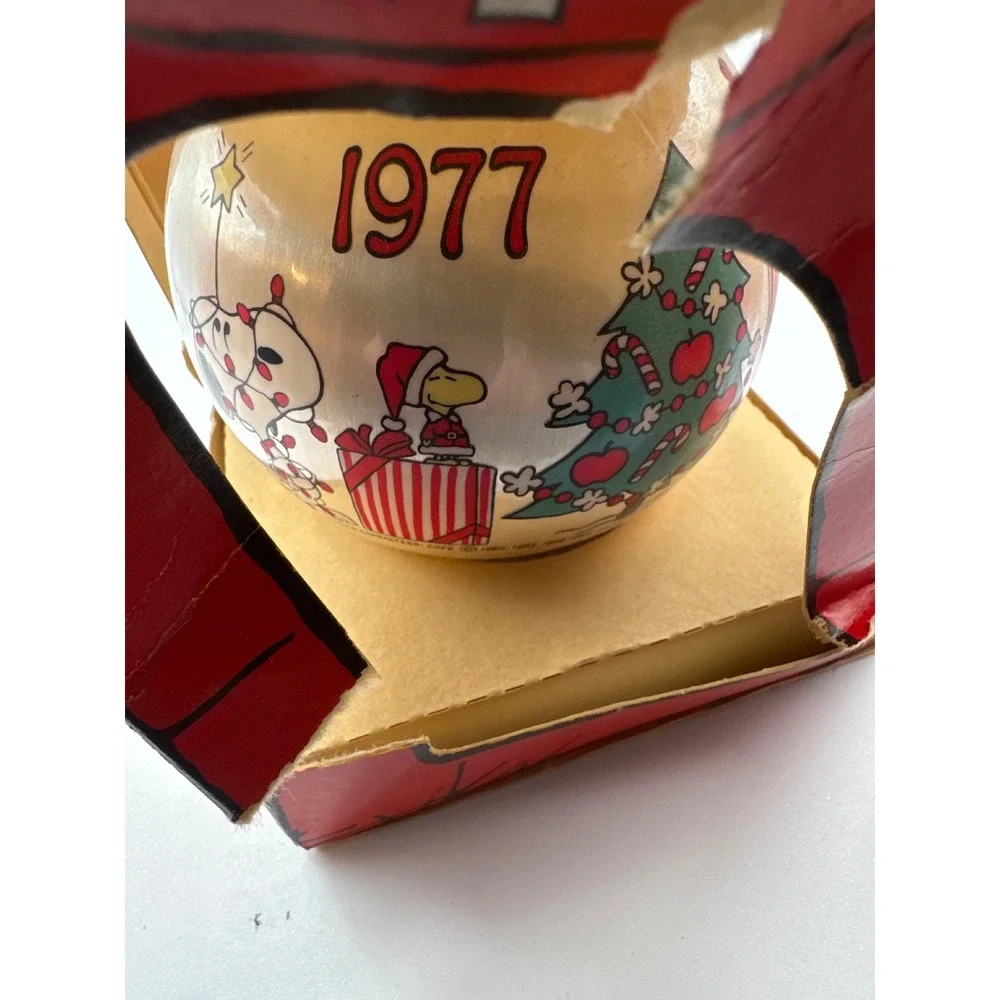 VTG 1977 Hallmark Peanuts Satin Ornament Charlie Brown Snoopy Lucy Boxed Unbreak